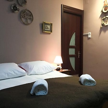 The Sindh House - Indus Aroma Restaurant Tbilisi Ξενοδοχείο Εξωτερικό φωτογραφία